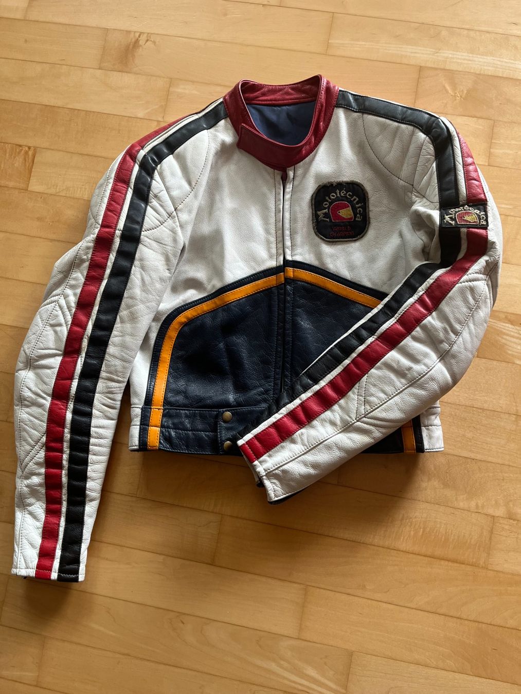 Completi: Motorrad-Lederkombi Vintage 80s – Usato da Jona venduto da Tschapatalpas