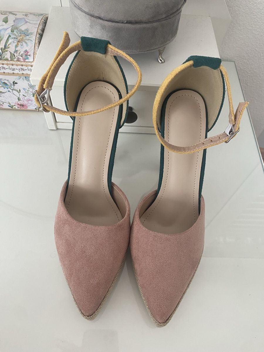 Scarpe da donna: Sandale gr 37 – Nuovo (secondo la descrizione) da Klingnau venduto da Nirvana 2