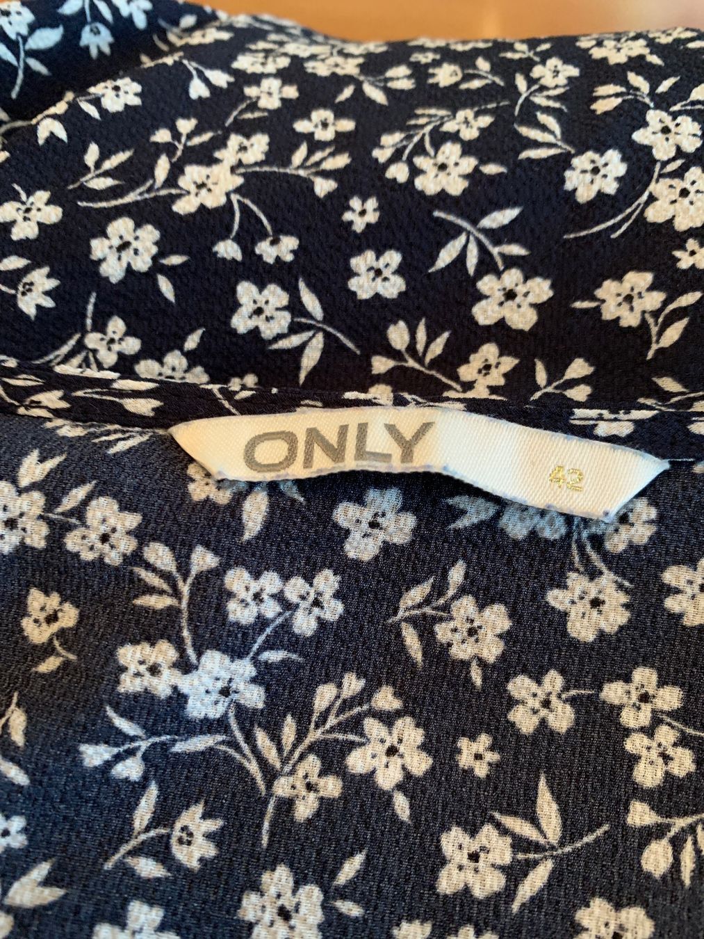 Only Vestiti: Jolie robe à fleurs Only taille 40 – Usato da MEYRIN venduto da Gwendo10 2