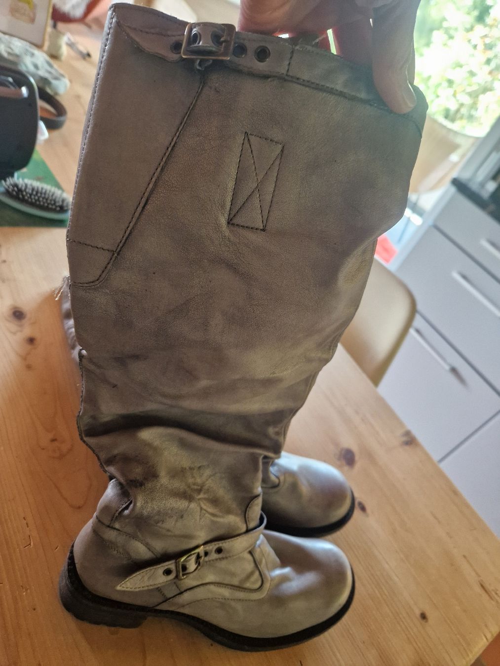 Scarpe da donna: Neue italienische Stiefel Gr.40 – Nuovo (secondo la descrizione) da Ramlinsburg venduto da Jamsidedown 2