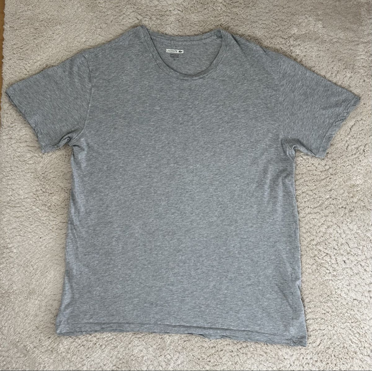 Lacoste T-shirt: T-shirt Lacoste gris - Taille XL – Nuovo (secondo la descrizione) da Neuchâtel venduto da aliceguins