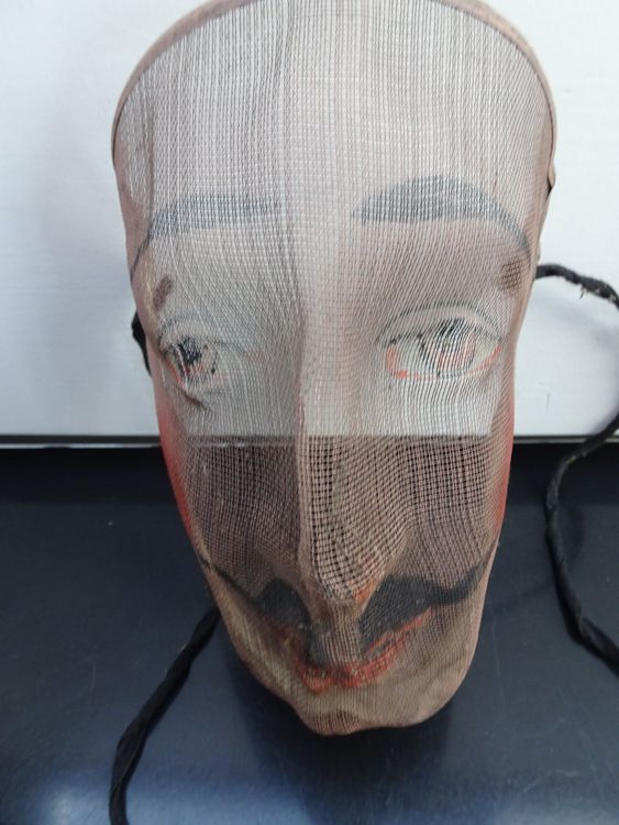 Faszinierende Larven Masken Kaufen: Verwandlung und Kreativität für Jung und Alt