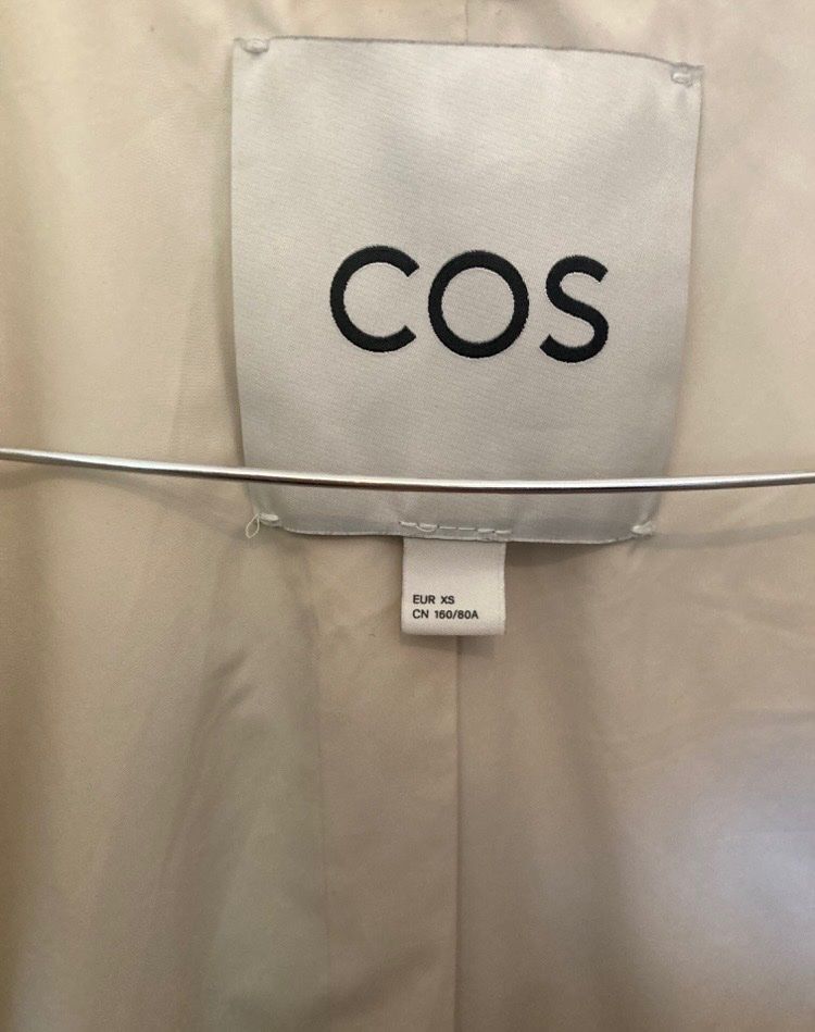 Cos Jacken: Leichte Jacke COS – Gebraucht aus Zürich von san_lv28 2