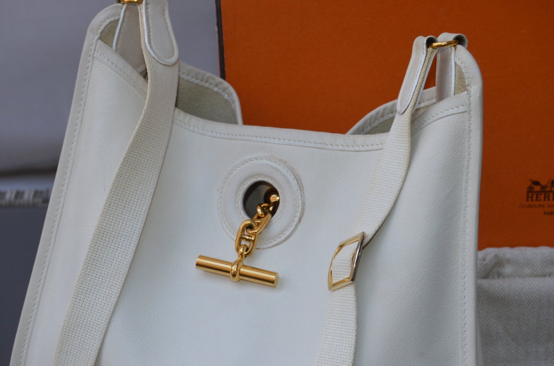 Hermès Taschen für Damen: Hermès Vespa Tasche  / sac 28 cm – Gebraucht aus Collonges von Auganien 1