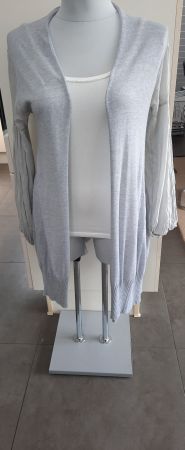 Romantische Strickjacke mit Feenärmel in Viskose Gr S