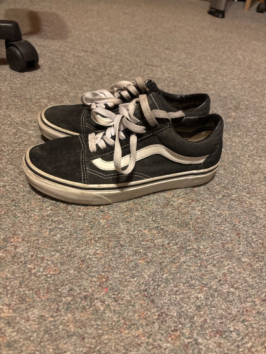 Vans Chaussures femmes: Baskets Vans Old Skool Noires 36.5 – D'occasion à La Chaux-de-Fonds par lea_77ly