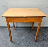 Kleiner Biedermeier Holztisch, massiv, natur