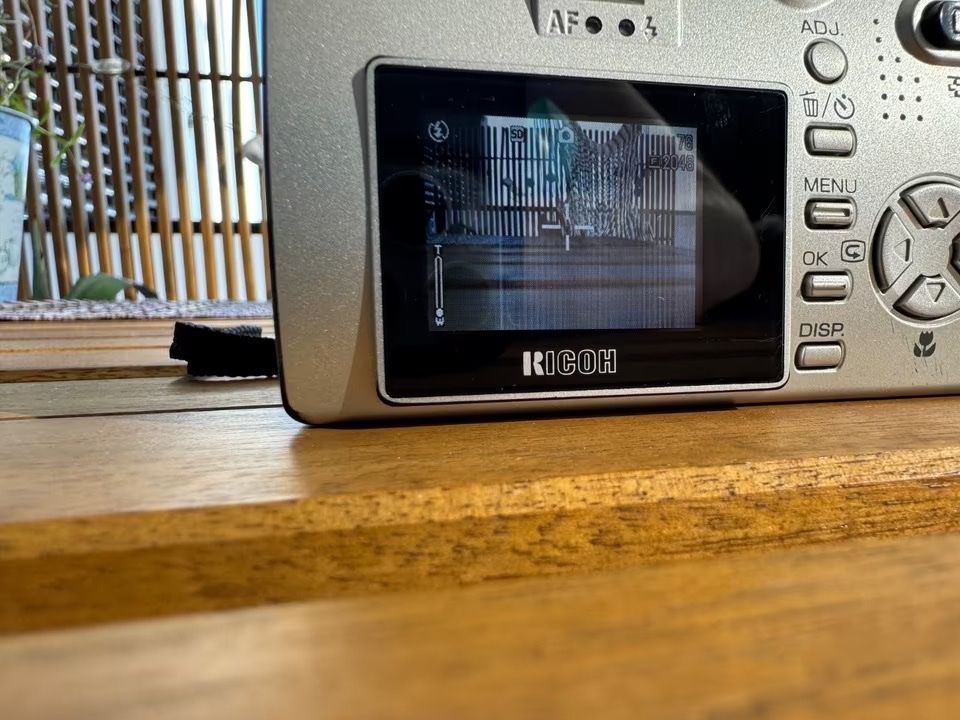 Ricoh Fotocamera: Ricoh Caplio G4 wide in Silber – Usato da Hettlingen venduto da NorausWinti 2