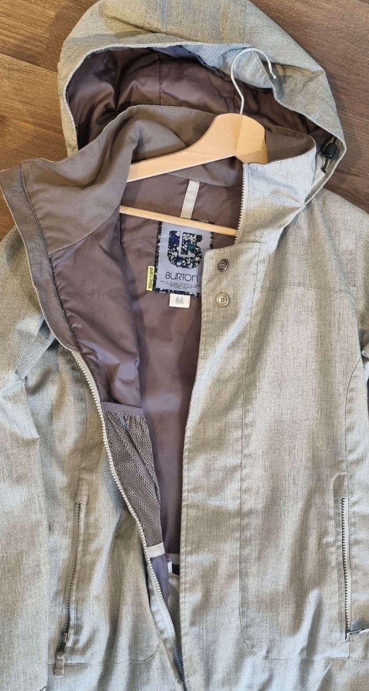 Burton Giacche: Stylische Winterjacke Burton Grösse M – Usato da Wallisellen venduto da Si_13_
