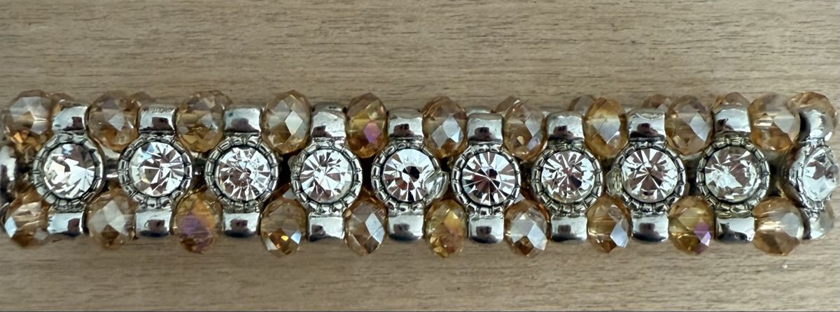 Bracciali & Braccialetti: Elastisches Armband mit Glassteinen und Strass, – Usato da Lyss venduto da Sibella56 1