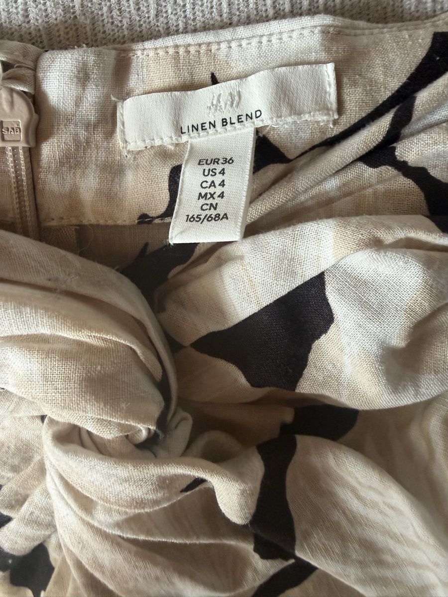 H&M Jupes: Leinen Rock von H&M – D'occasion à Pfäffikon ZH par lenaviktoria 2