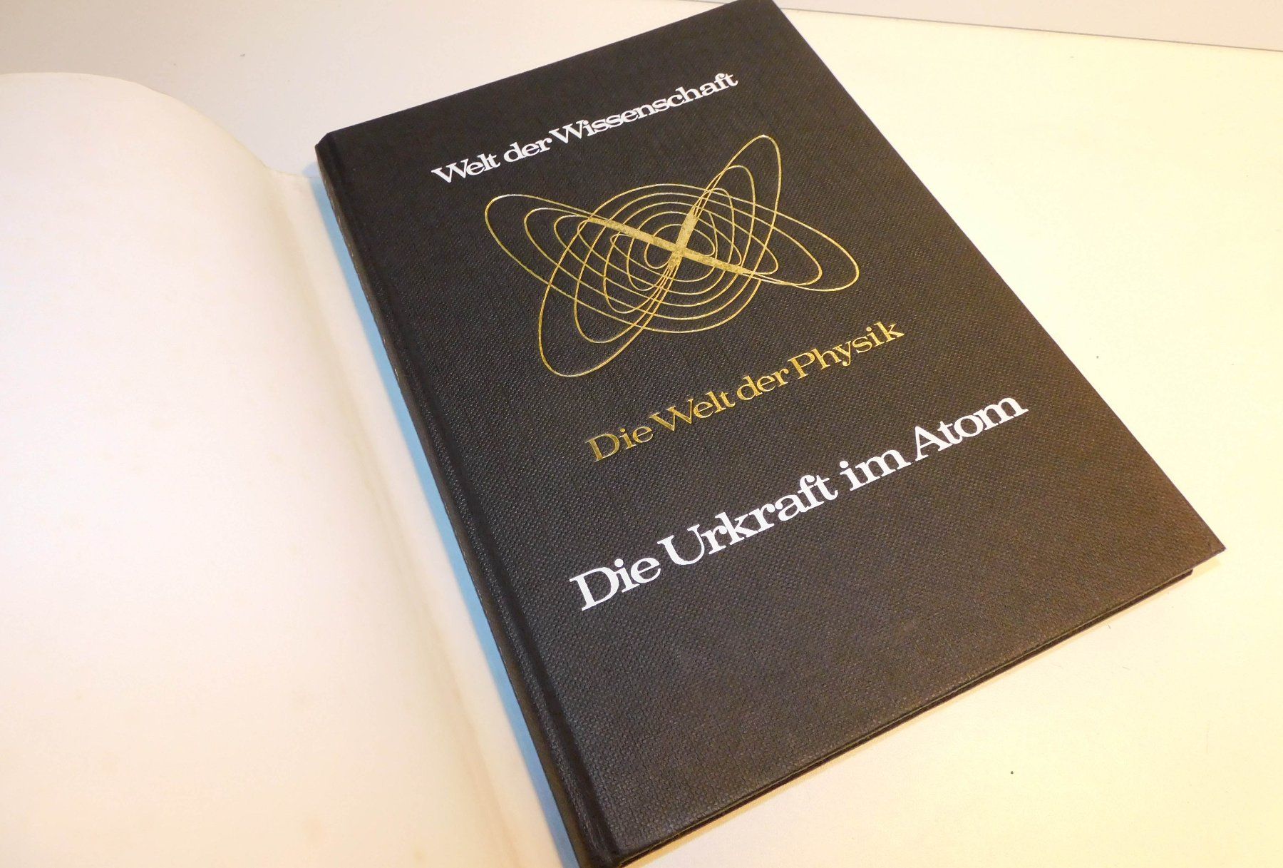 Bücher: Buch die Urkraft im Atom  50er Jahre – Gebraucht aus Sursee von 76 3