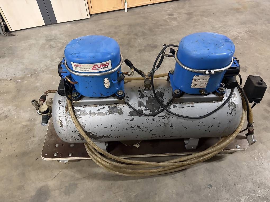 Compressori: Luft Kompressor  – Usato da Lausen venduto da Gjuliana4 1