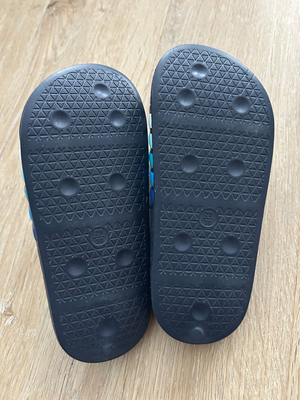 Scarpe per ragazzi: Badeschlappen Grösse 29/30 – Nuovo (secondo la descrizione) da Zumikon venduto da meter03 2