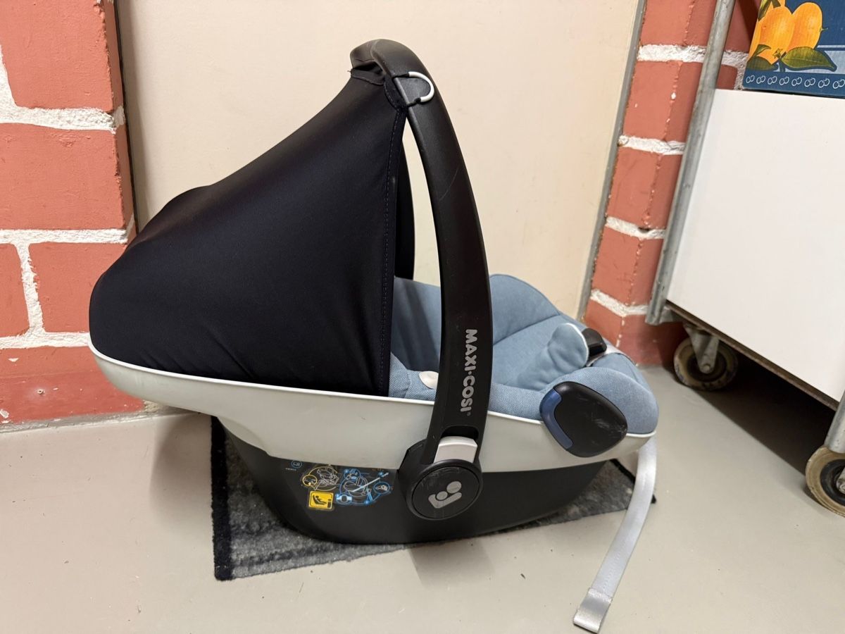 Maxi-Cosi Auto-Kindersitze: Maxi Cosi Pebble mit Isofix Station – Gebraucht aus Amriswil von Ka_Sc 3