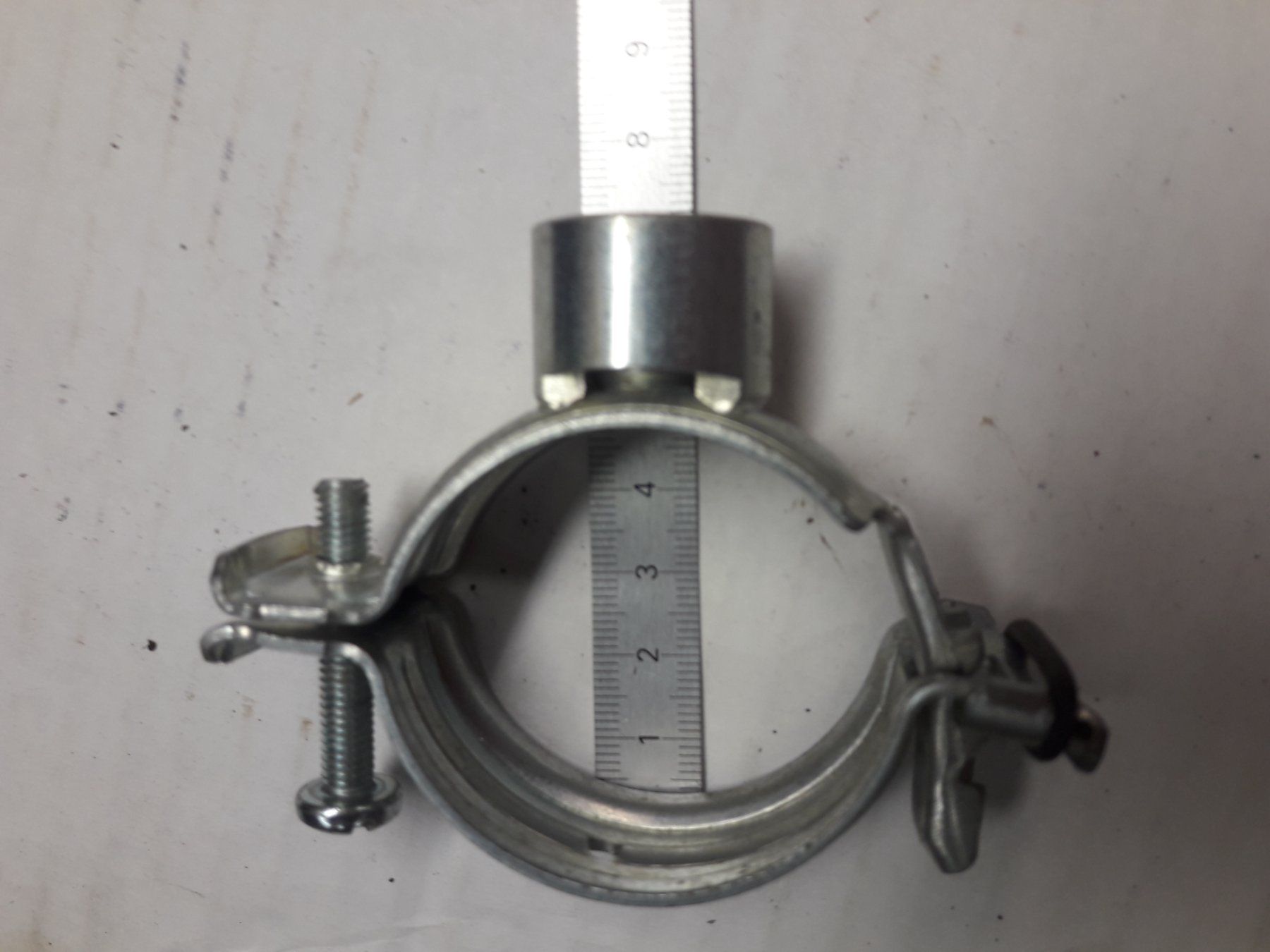 Supporti a parete: Rohrhalter D47-53 – Nuovo (secondo la descrizione) da Beringen venduto da Hexe78