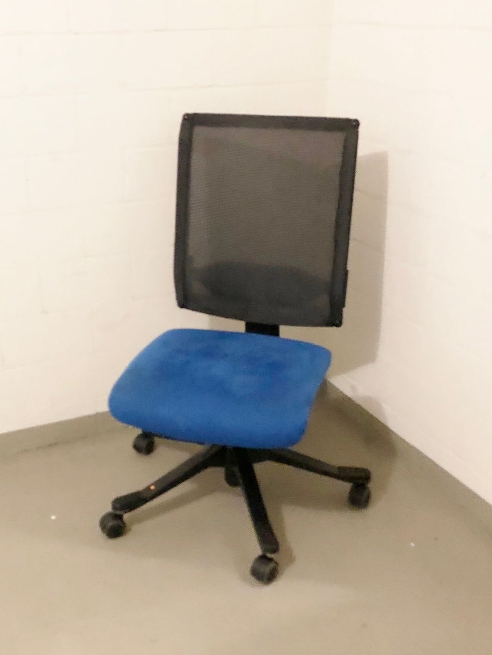 Giroflex Chaises: Bürostuhl Marke Giroflex 51 - 4877 – Neuf (Voir description) à Glattbrugg par Ariel012