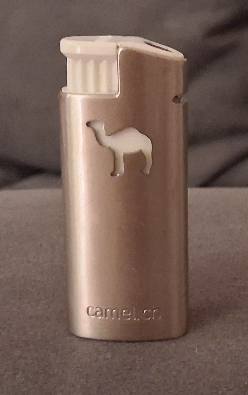 Camel Accendini: Briquet de collection Camel – Nuovo e nell'imballaggio originale da St-Imier venduto da supernova21 3
