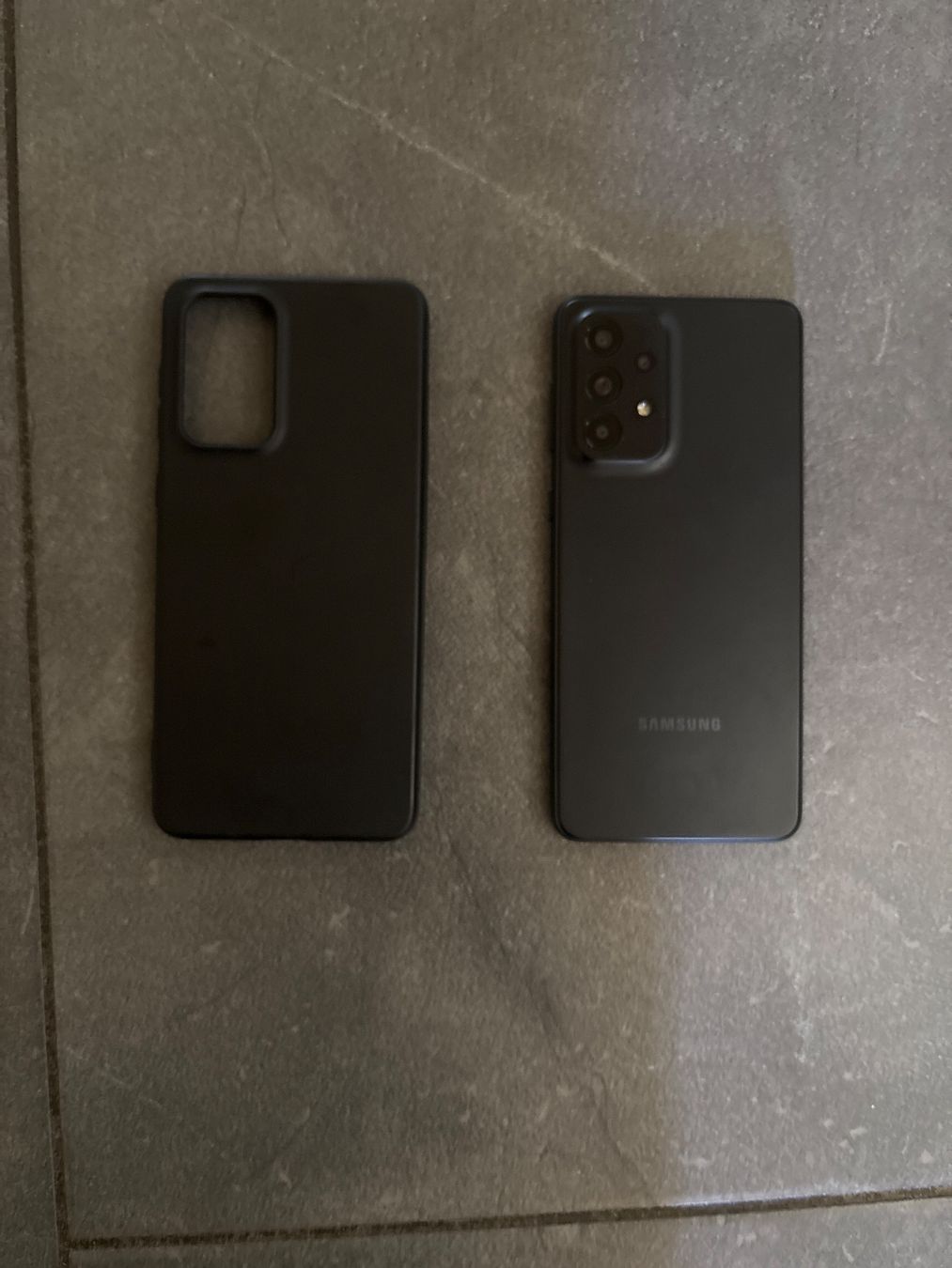 Samsung Telefoni cellulari / Smartphones: Samsung Galaxy A33 5G mit Hülle – Usato da Koppigen venduto da Kellerfundsachen 1