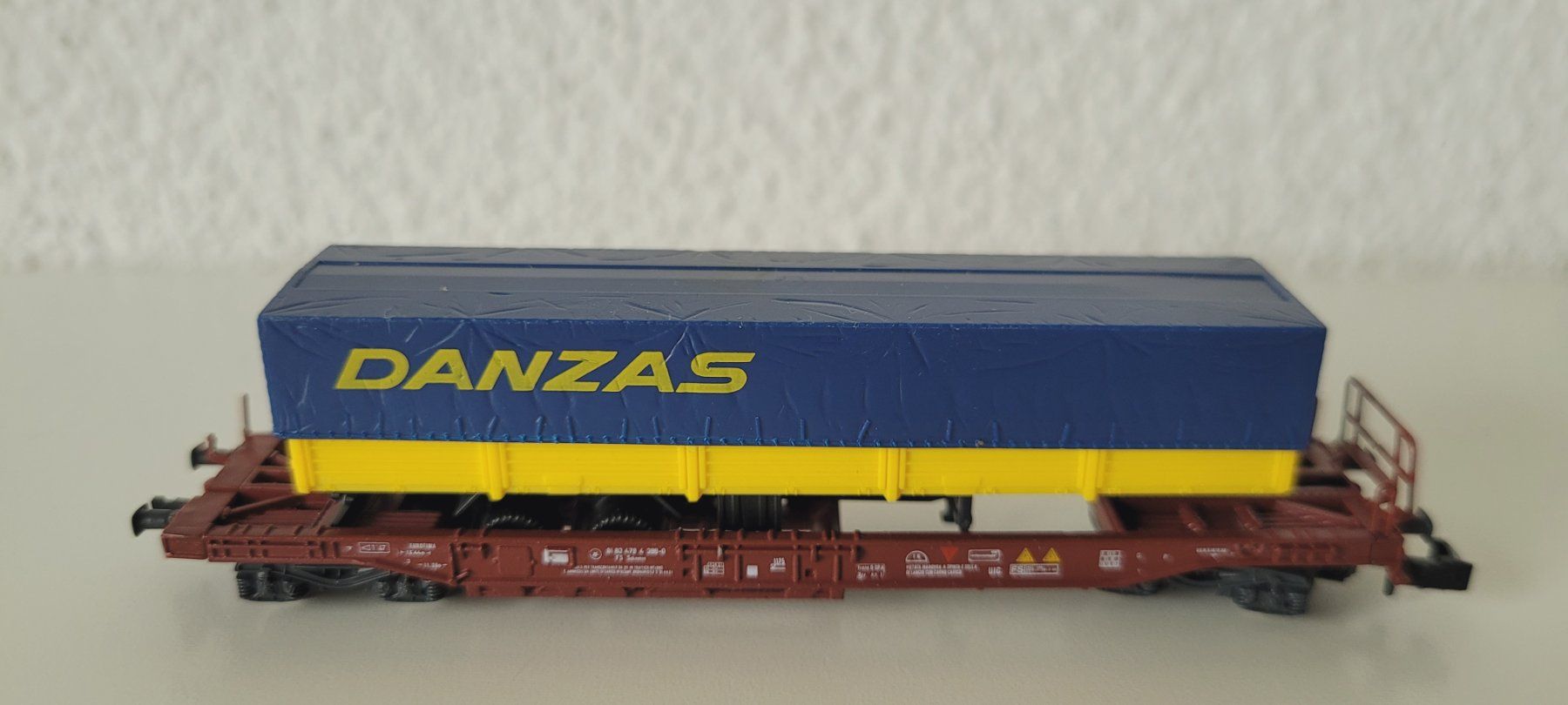 Roco Modellini di ferrovie: Hupac Danzas / Roco 25152 – Usato da Wittenbach venduto da Hase113 1