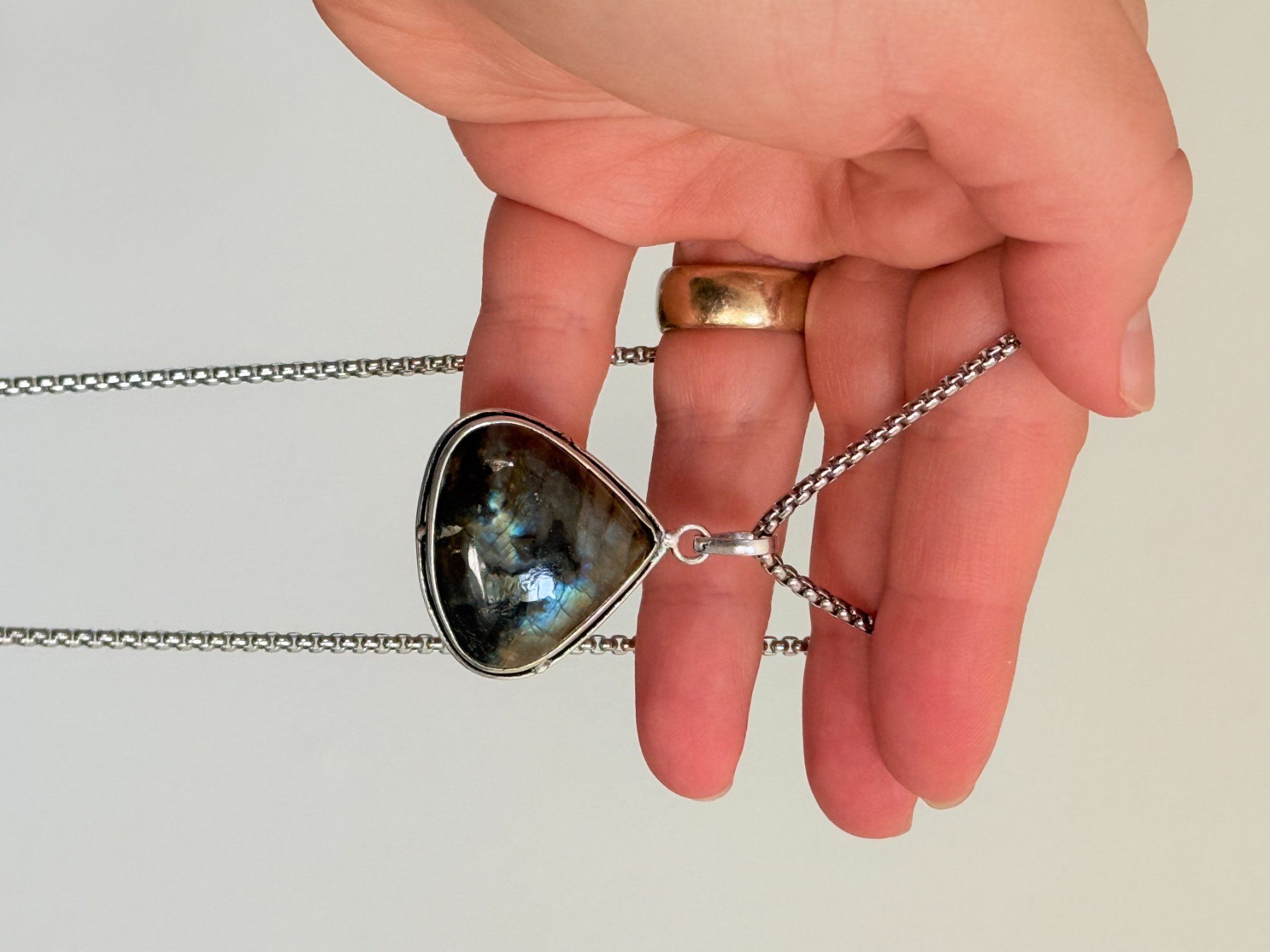 Ketten: Collier avec Labradorite – Neu und originalverpackt aus Genève von AWWA 9