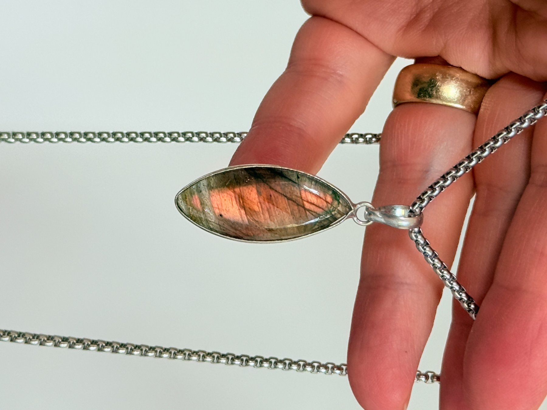 Ketten: Pendentif Labradorite forme marquise – Neu und originalverpackt aus Genève von AWWA 7