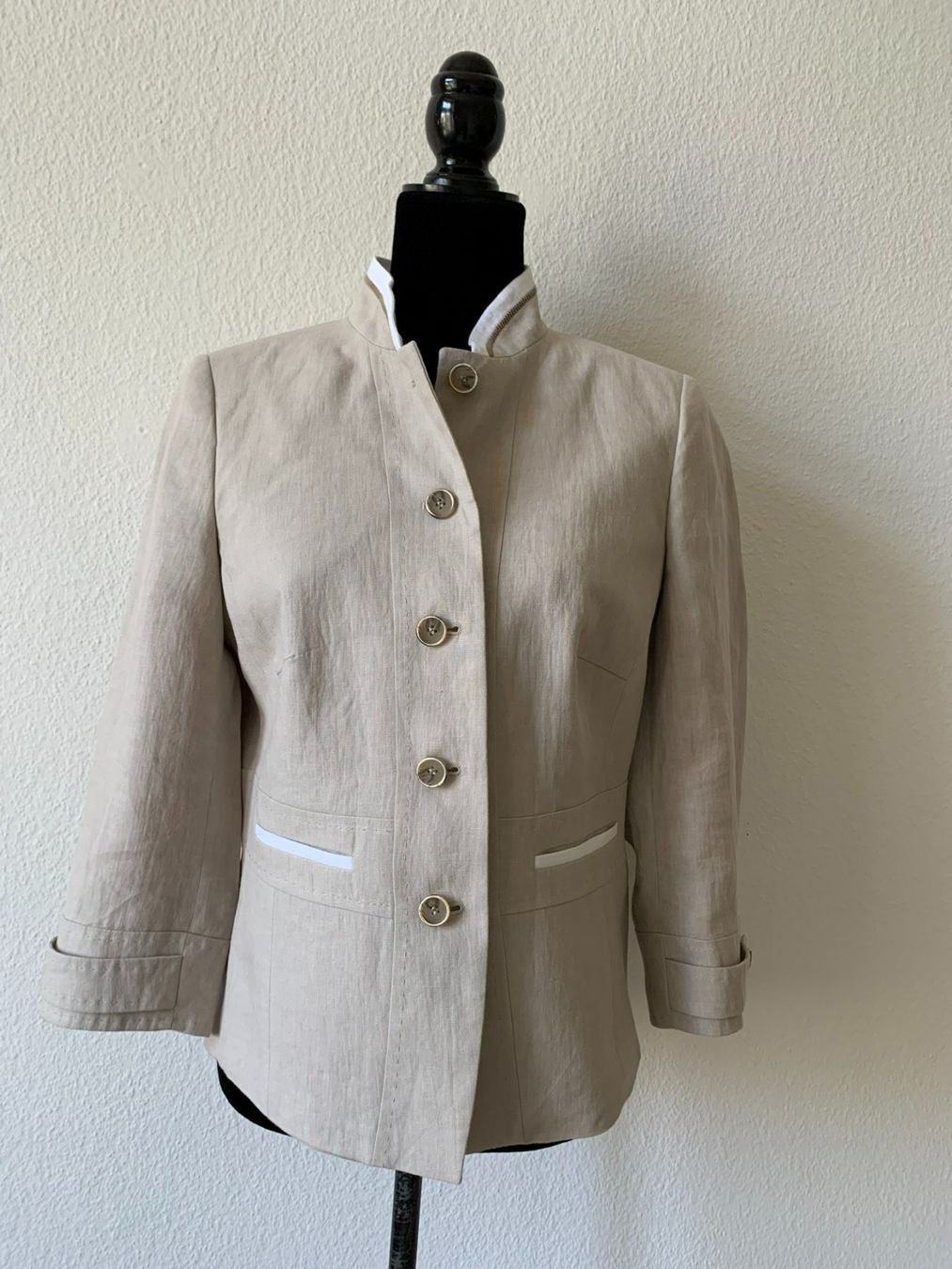 Giacche: SCHNEIDER'S: Eleganter heller Leinen-Blazer, 38 – Nuovo (secondo la descrizione) da Luzern venduto da paulablue
