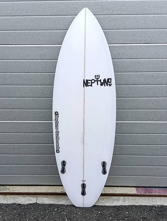 Planches de surf: River Surfboard / Fluss Surfbrett – D'occasion à Zürich par Alfredo_Pazos 2