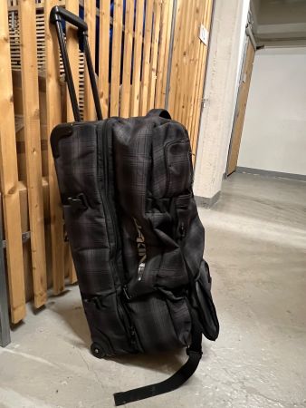 DAKINE - sportliche Reisetasche im schicken Odyssee Karo