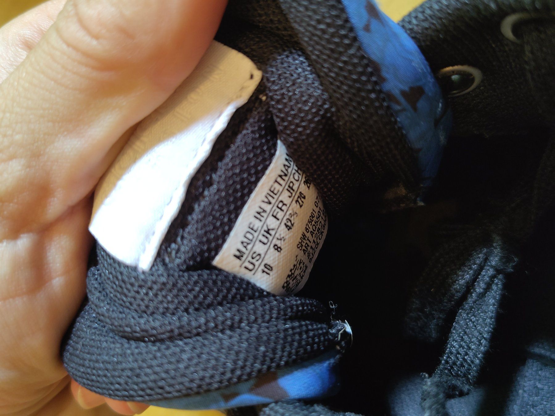 Adidas Chaussures hommes: Sneakers – D'occasion à Bern par Linii 3