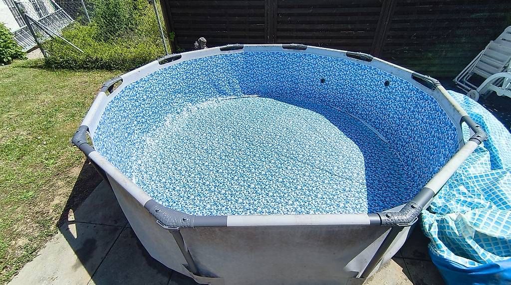 Piscine: SWIMMINGPOOL OHNE DEFEKTE 1A MIT SCHUTZFOLE – Usato da Reinach BL venduto da mon_89wb