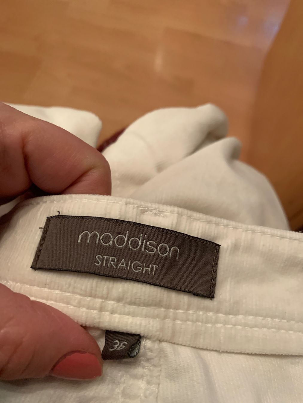 Maddison Pantaloni: Joli pantalon blanc Maddison taille 38 – Usato da MEYRIN venduto da Gwendo10 2