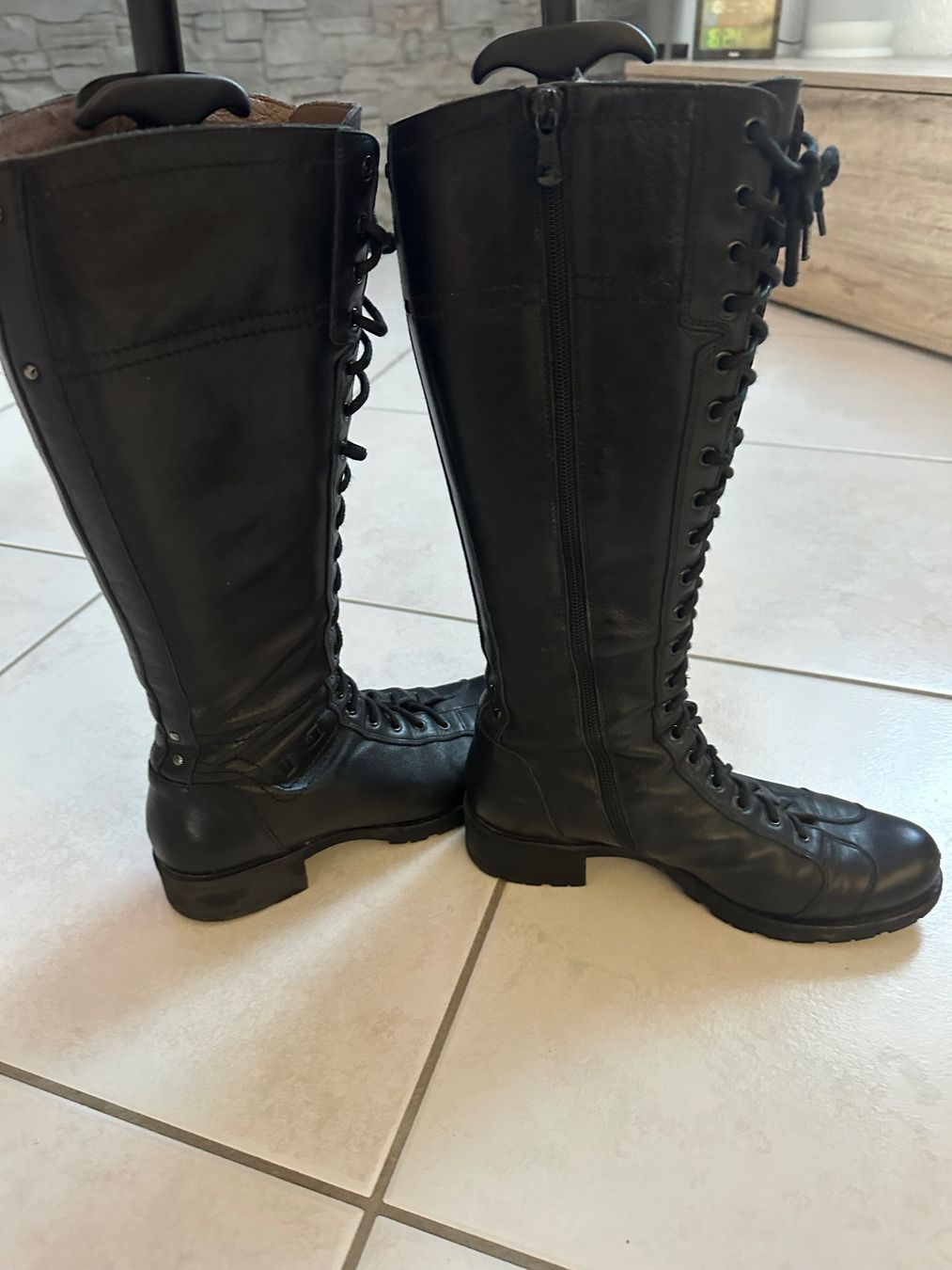 Scarpe da donna: Lederstiefel Nero Giardini Gr. 37 mit Gummisohle – Usato da Dübendorf venduto da Rufibach 2