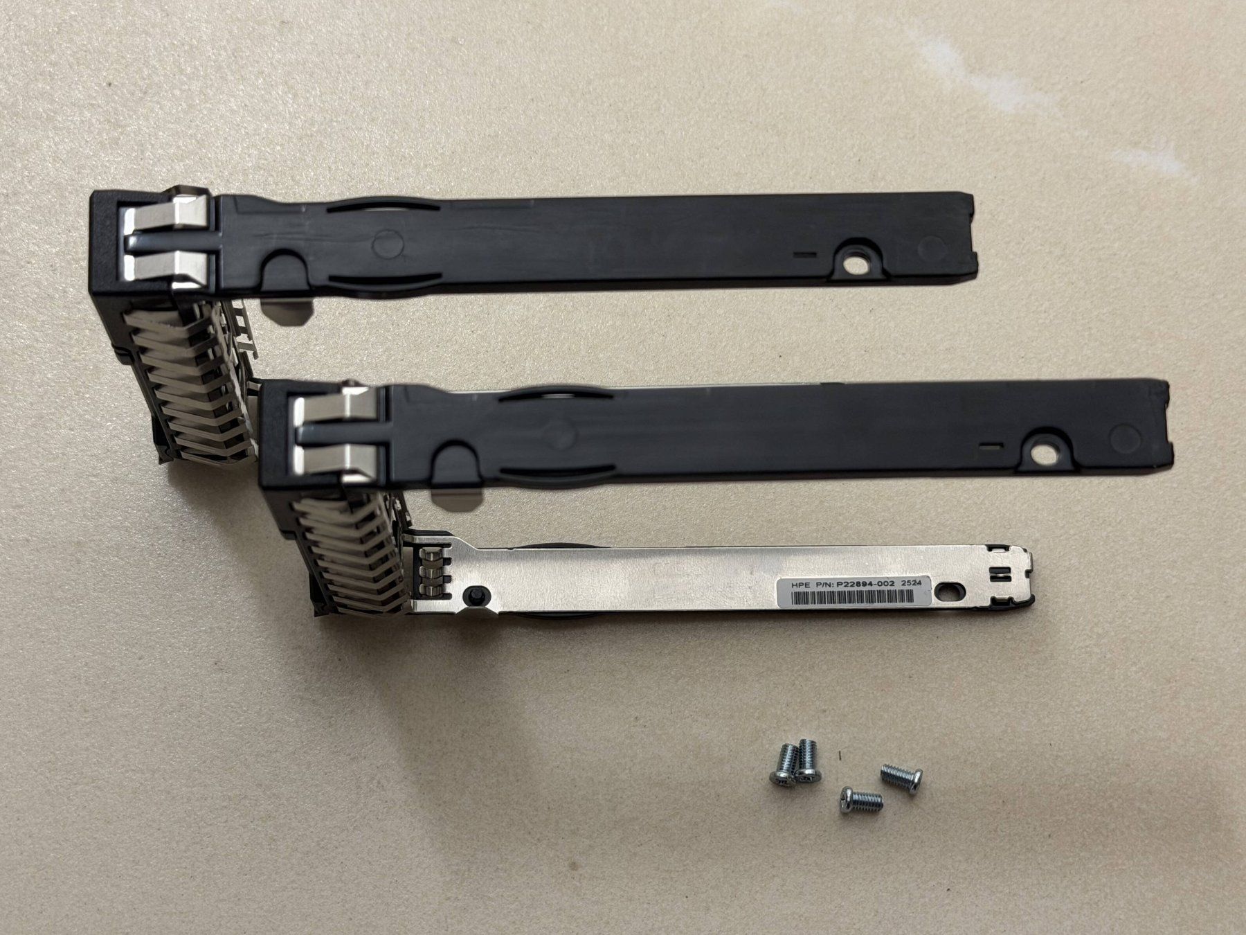 Hewlett Packard Gehäuse: 2x HPE 2.5" SFF Basic Carrier (BC) - Hot-Plug Disk Trays – Gebraucht aus Glarus von walkerit 3