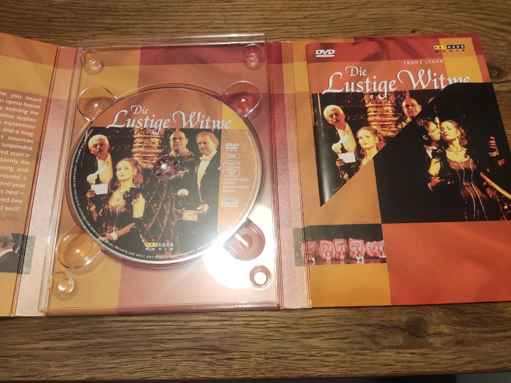 Tutti i DVDs: Die lustige Witwe - mit Dagmar Schellenberg - Zürich Opera – Usato da Oberembrach venduto da giu_7ksd 4