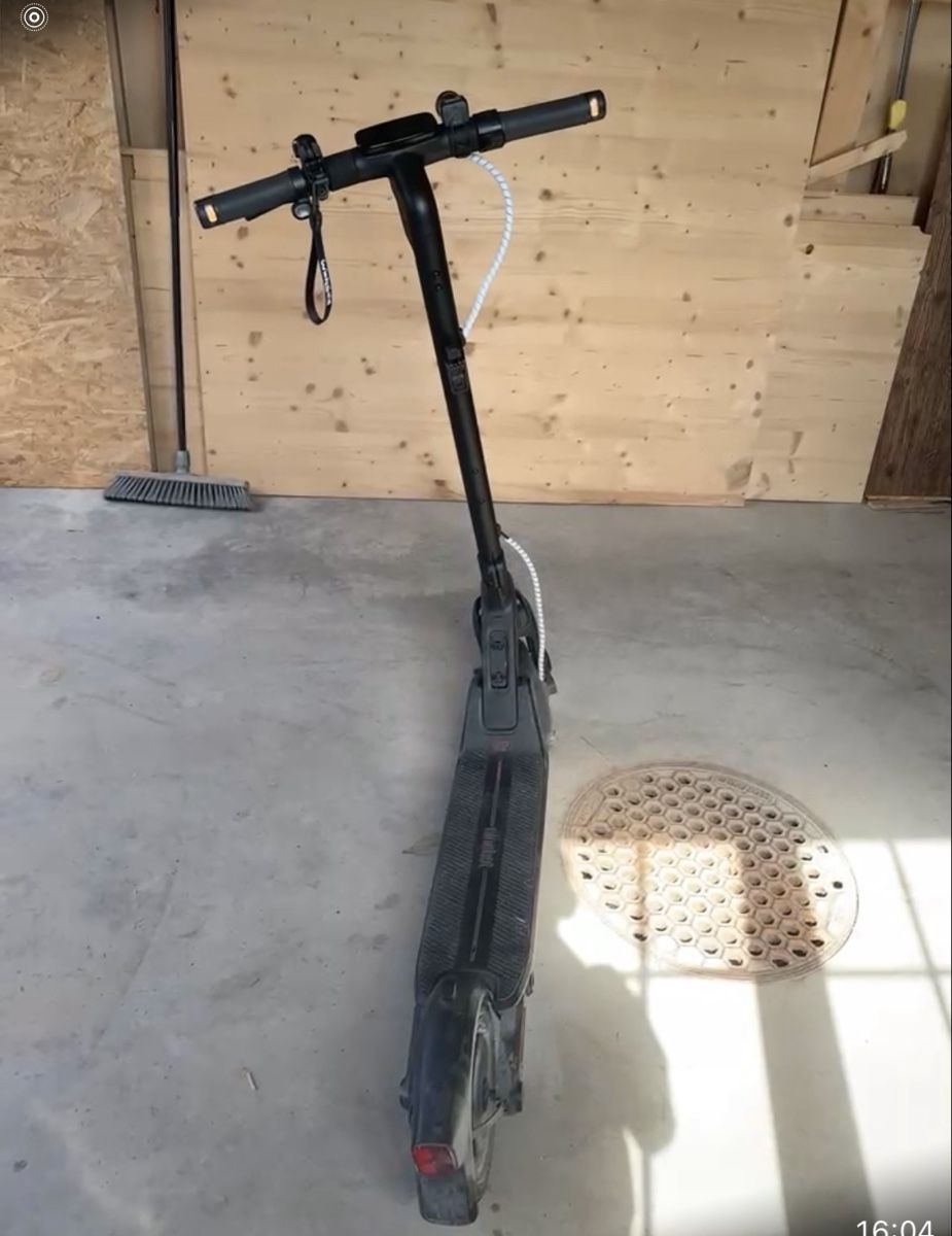 Scooter: SEGWAY E3 Pro D E-Roller 10" Schwarz/Dunkelgrau guter Zustan – Usato da Abtwil SG venduto da Calippo1 2
