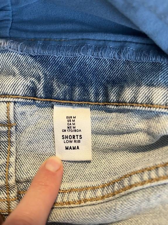 Pantaloni: Schwangerschafts Shorts – Usato da Zürich venduto da XB86 1