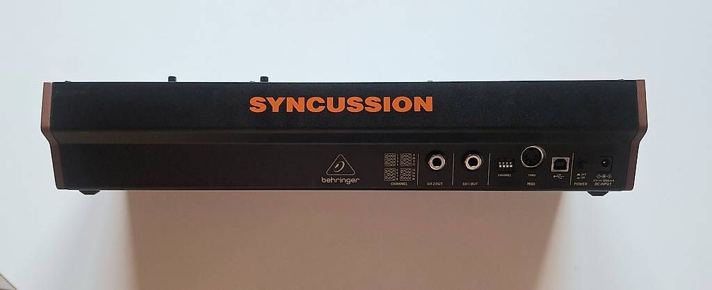 Behringer Instruments de musique: Behringer Syncussion SY-1 Analog Percussion Synth – D'occasion à Delémont par PeragineC 1