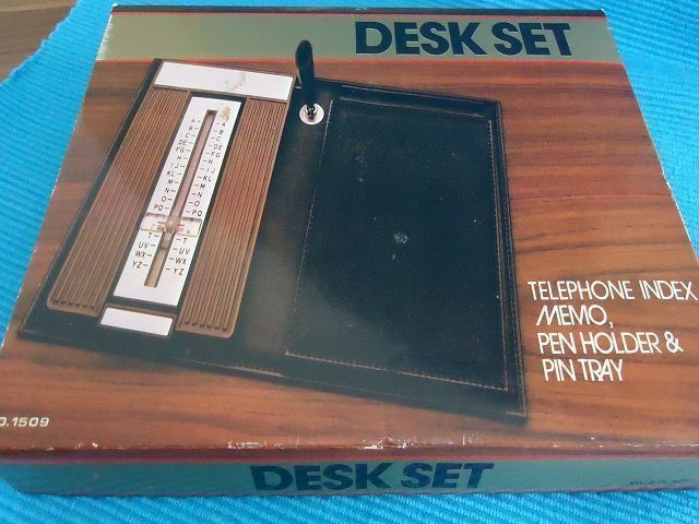 Telefoni: VINTAGE Telefon DESK SET NEU – Nuovo e nell'imballaggio originale da Ergisch venduto da Haemmerli59 3