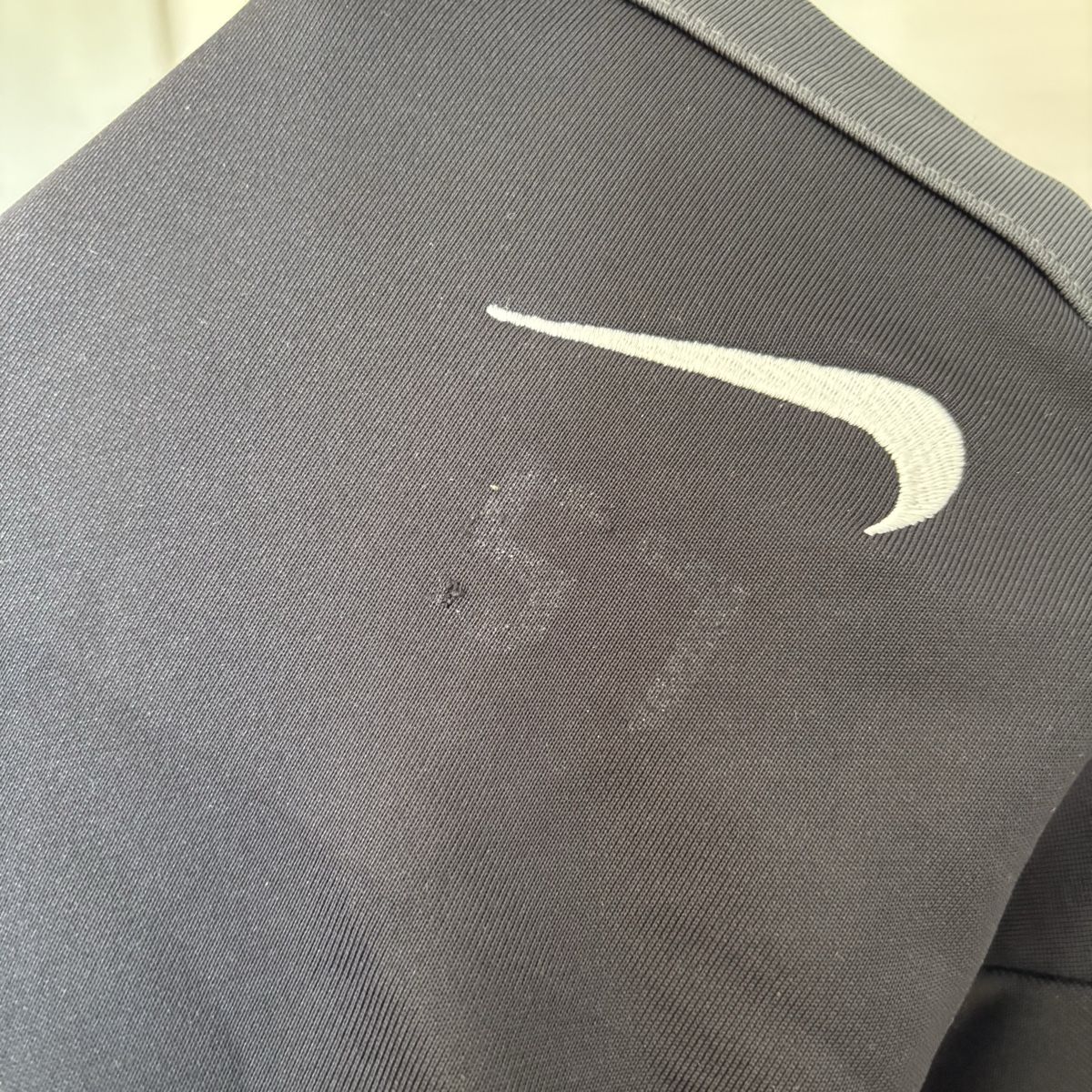 Nike Maillots de corps & Pantalons: Fc Zürich Nike Pullover Staff Only – D'occasion à Winterthur par LaBodega 5