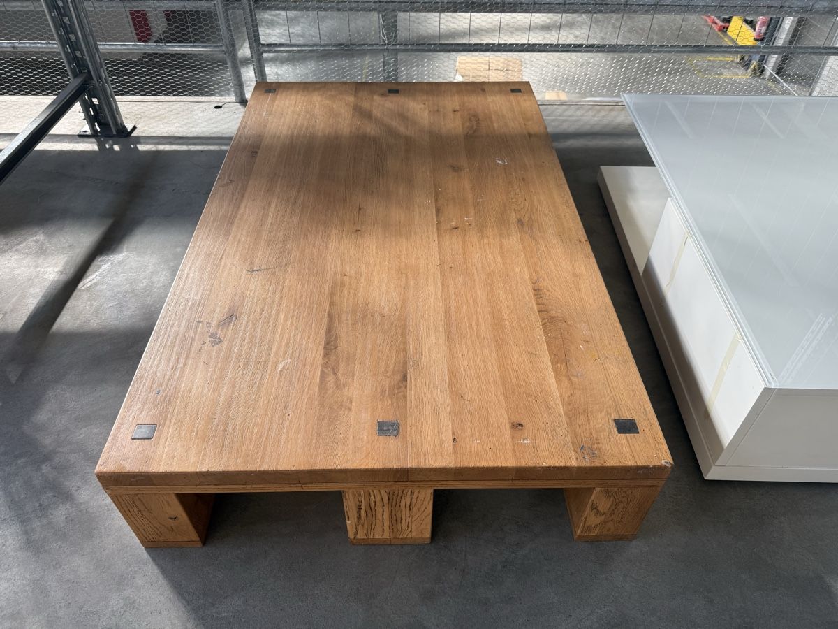 Tische: Table basse massive en chêne avec tiroir intégré – Gebraucht aus Quartino von bia_6tjp 2