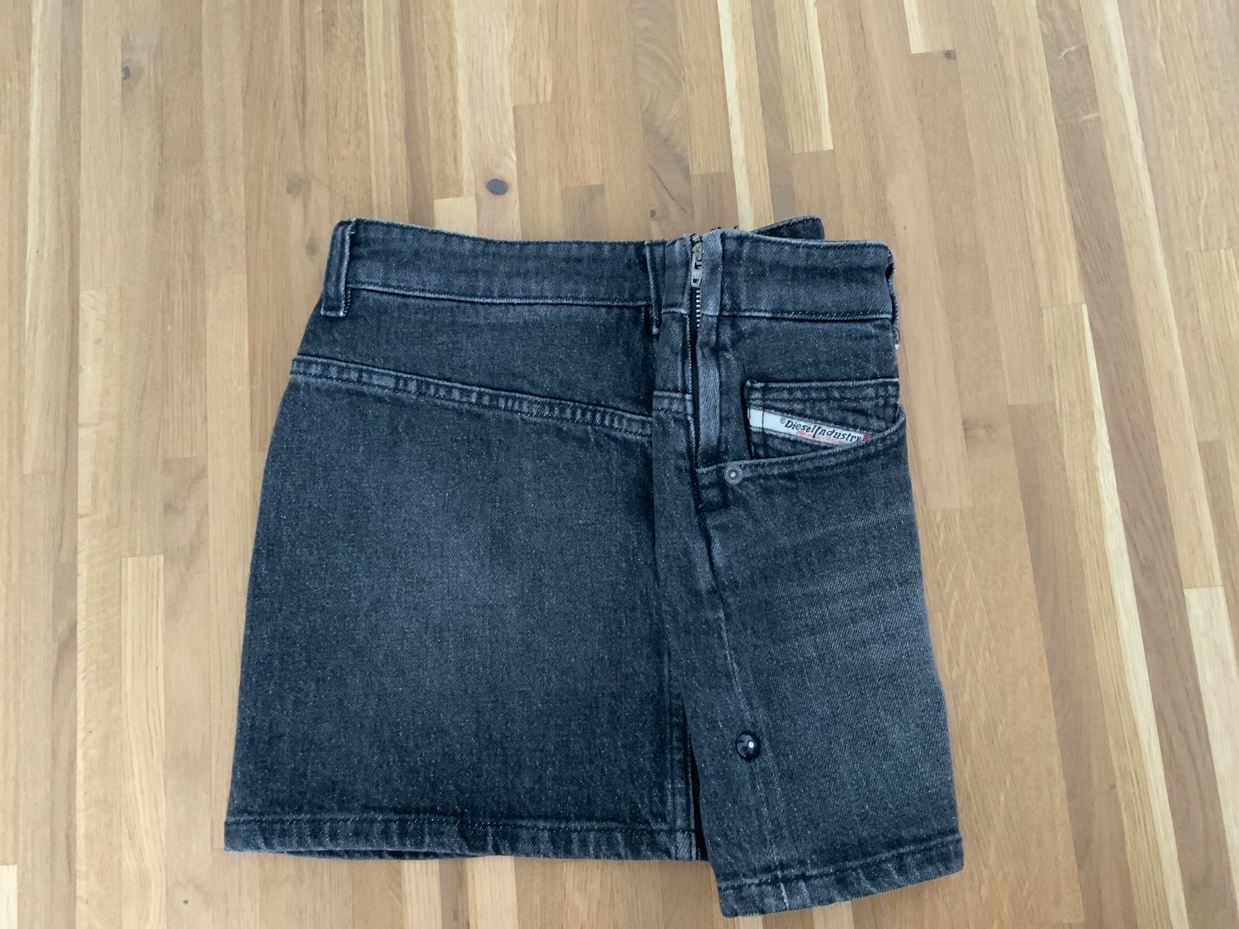 Diesel Gonne: Diesel Minirock W26 – Nuovo (secondo la descrizione) da Wetzikon ZH venduto da ale_5bvt 2