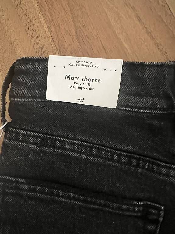 Jeans: Schwarze Mom-Shorts – D'occasion à Zürich par aknavi 2