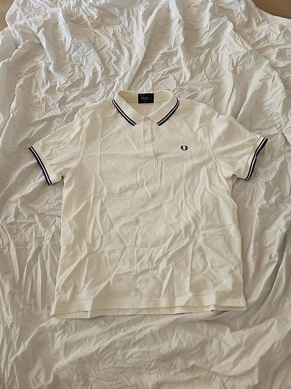 Fred Perry Polos: Fred Perry Poloshirt Grösse XL – D'occasion à Schaffhausen par tanja.herzog93