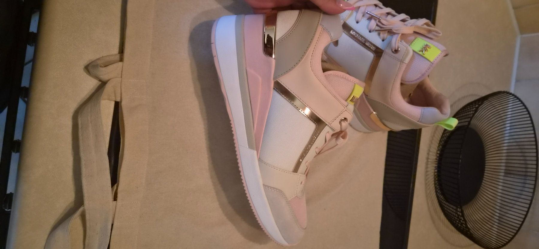 Michael Kors Scarpe da donna: Chaussure compensé Michael Kors – Usato da Sonceboz-Sombeval venduto da ser_7cxw 3