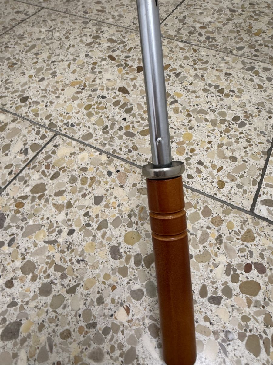 Sonnenschirme: Weisser Golf - oder Regenschirm mit Holzgriff, Top Zustand! – Gebraucht aus Bern von HBYISIS 3