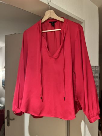 Rote H&M Bluse, Grösse L ideal für den Frühling!
