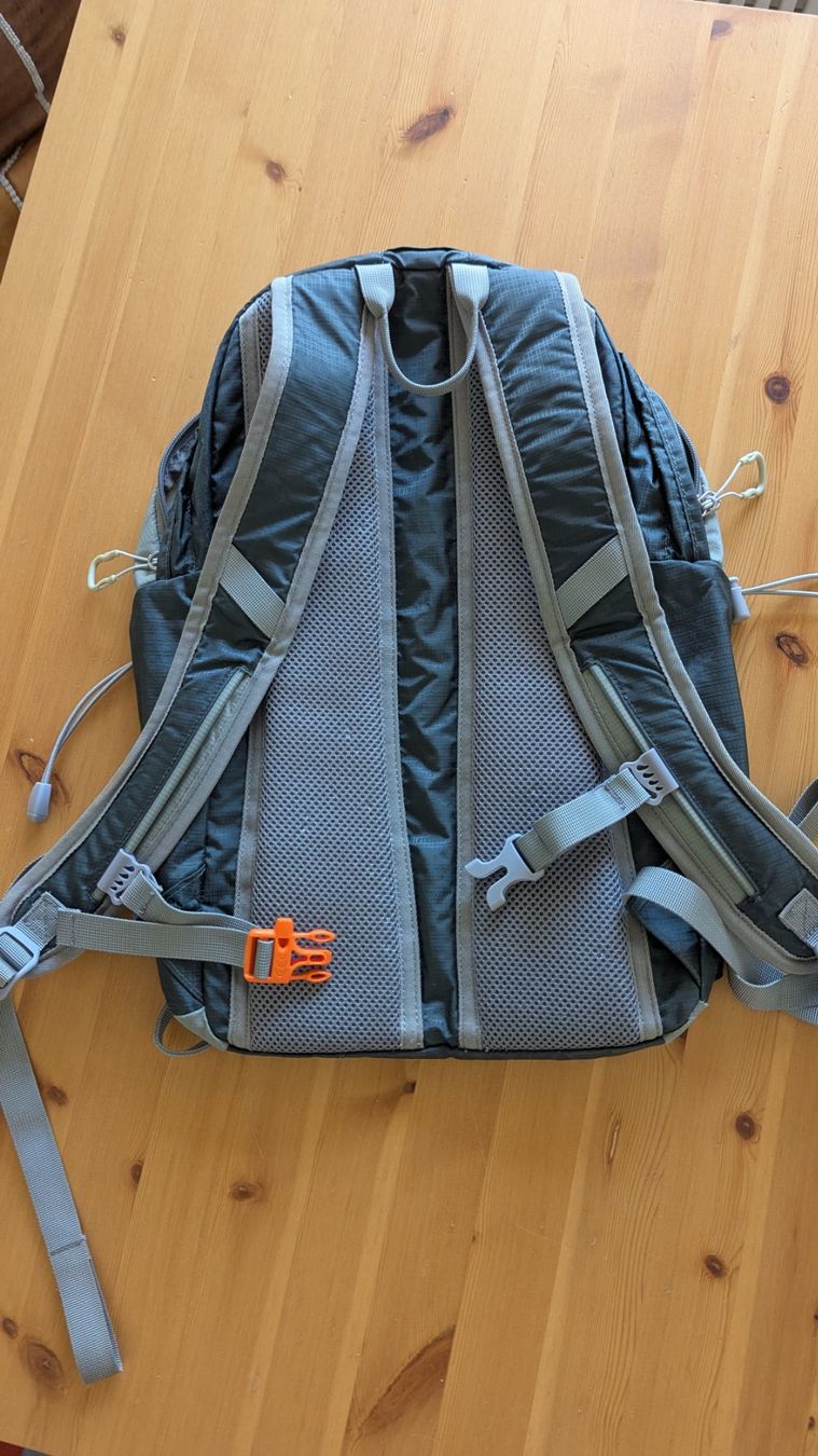Zaini: Sac à dos avec poche PC – Usato da Pully venduto da dia_6tzd 2