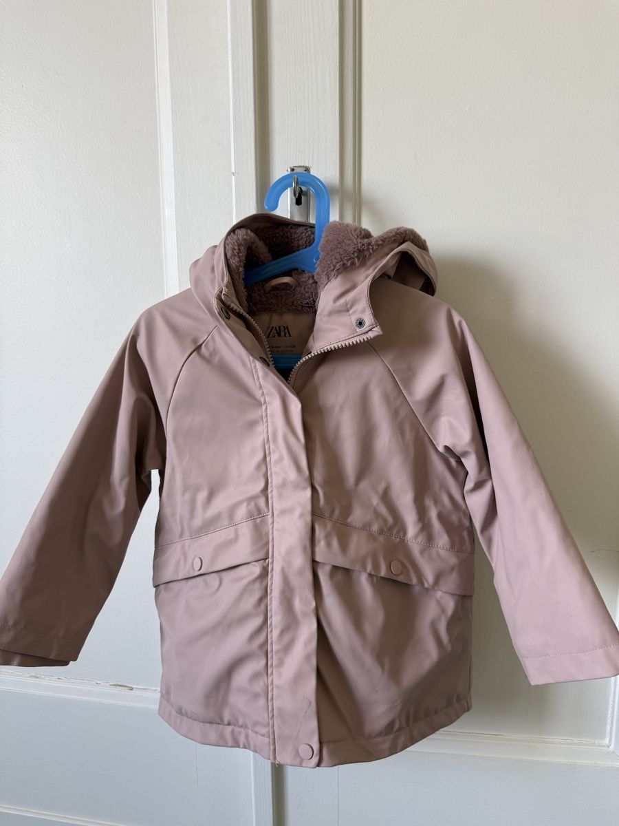 Zara Giacche & Cappotti: Veste imperméable et chaude Zara – Usato da Bouveret venduto da hanna_vish 1