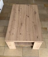 Moderner Couchtisch in Eichenoptik – guter Zustand